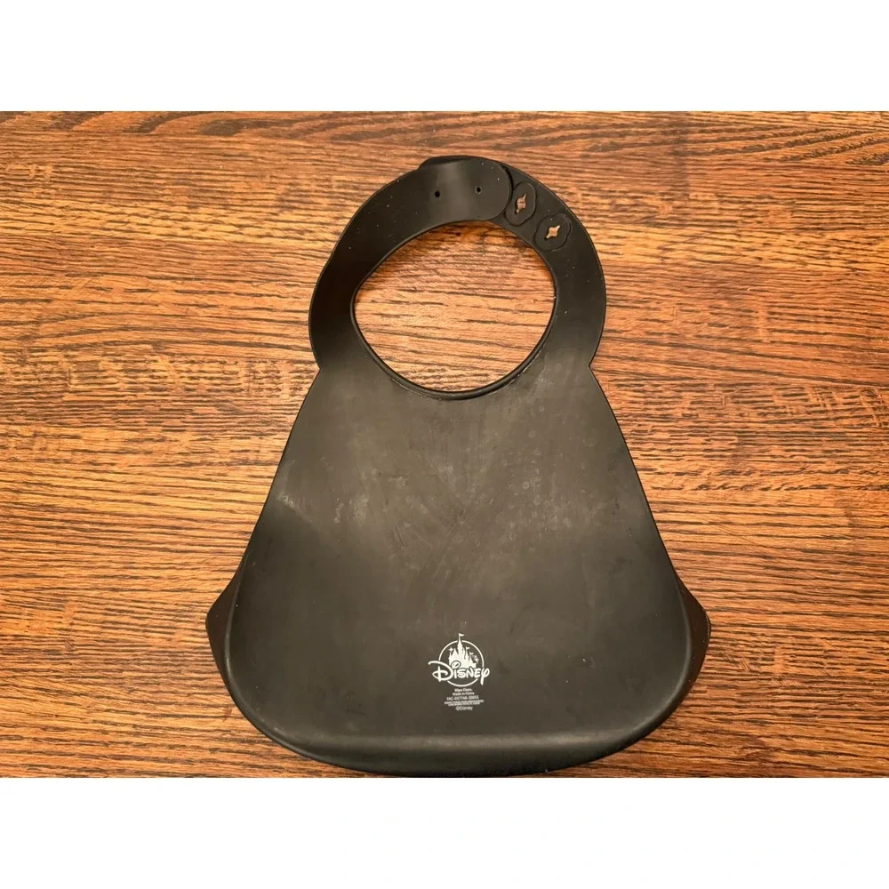 Walt Disney World Mickey Mouse Baby Toddler Bib‎ Silicone Wipe Clean Pocket Bin